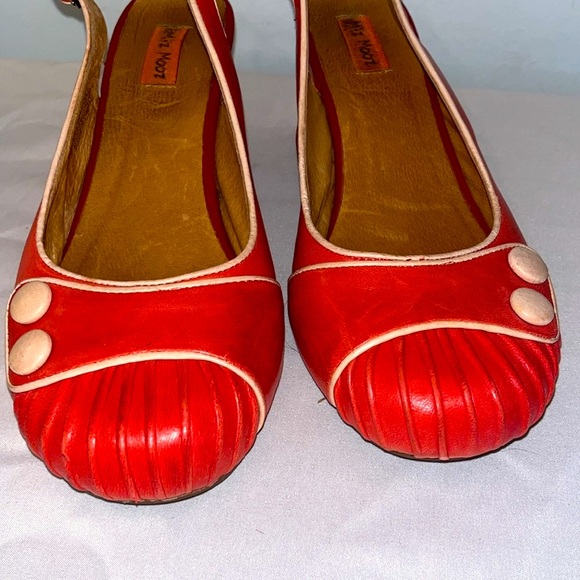 Miz Mooz Slingback Shoes Size 8 Red Cream Buttons Trim Block Kitten Heels Sz 8 - Picture 3 of 9